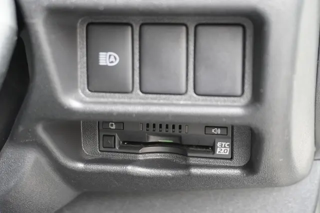 トヨタ ハイエースバン 3BF-TRH200V(2WD)の写真35