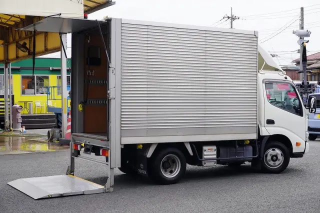 トヨタ ダイナ 2RG-XZU605(2WD)の写真9