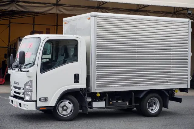 いすゞ エルフ 2RG-NLR88AN(2WD)の写真1