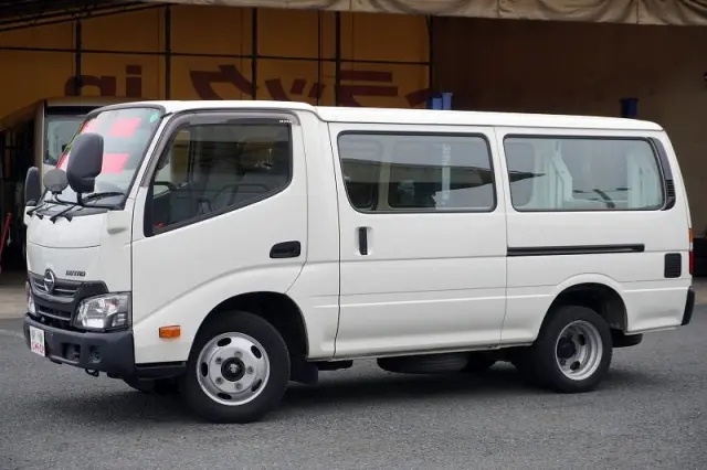 日野 デュトロ TPG-XZC605Y(2WD)の写真1