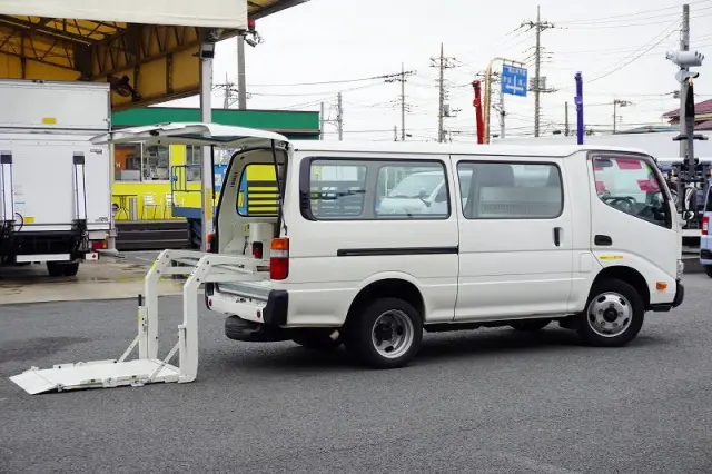 日野 デュトロ TPG-XZC605Y(2WD)の写真9