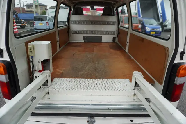 日野 デュトロ TPG-XZC605Y(2WD)の写真17