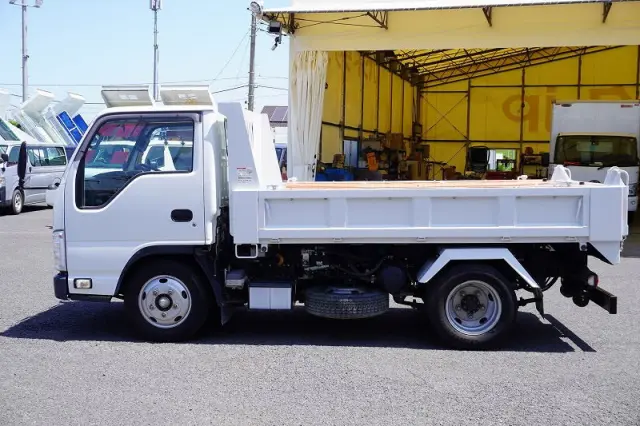 いすゞ エルフ TPG-NKR85AN(2WD)の写真3