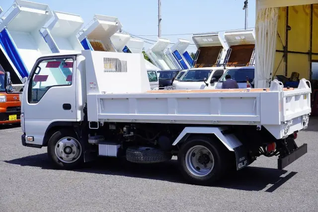 いすゞ エルフ TPG-NKR85AN(2WD)の写真7