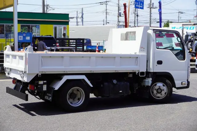 いすゞ エルフ TPG-NKR85AN(2WD)の写真8