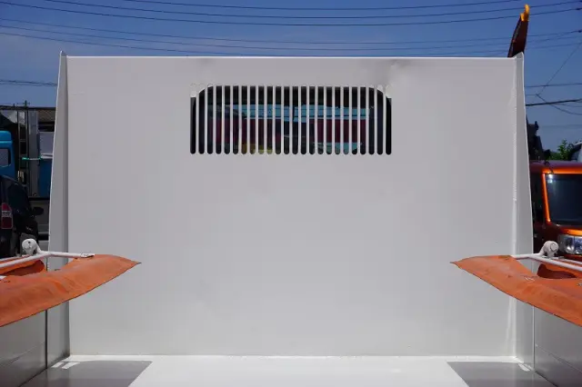 いすゞ エルフ TPG-NKR85AN(2WD)の写真23