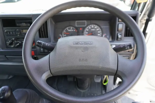 いすゞ エルフ TPG-NKR85AN(2WD)の写真32