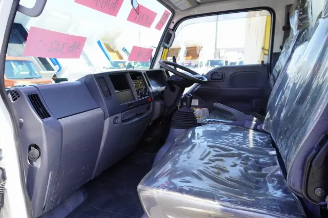 いすゞ エルフ TPG-NKR85AN(2WD)の写真40