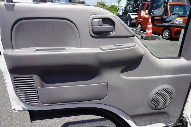 いすゞ エルフ TPG-NKR85AN(2WD)の写真42