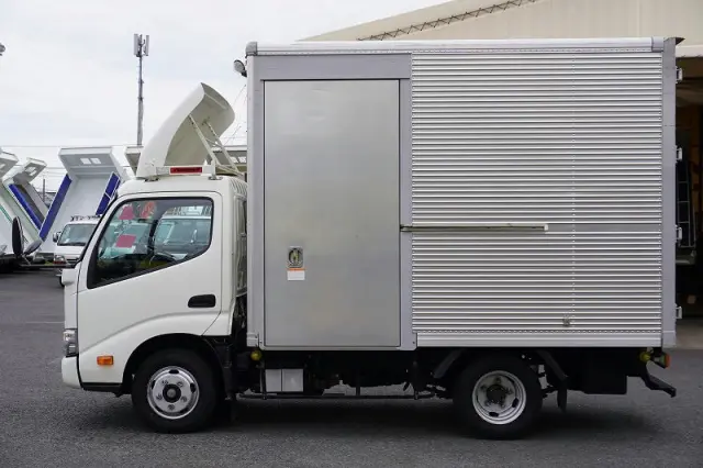 トヨタ ダイナ 2RG-XZC605(2WD)の写真3