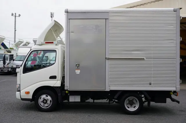 トヨタ ダイナ 2RG-XZC605(2WD)の写真3