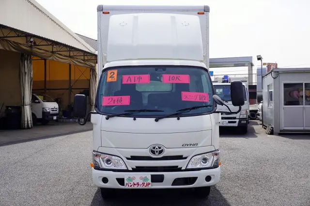 トヨタ ダイナ 2RG-XZC605(2WD)の写真2