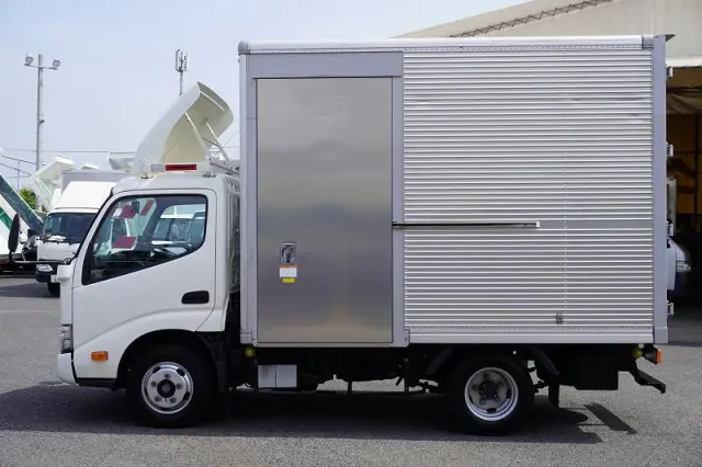 トヨタ ダイナ 2RG-XZC605(2WD)の写真3