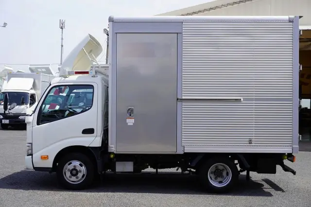 トヨタ ダイナ 2RG-XZC605(2WD)の写真3