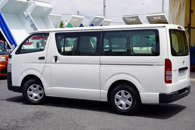 トヨタ ハイエースバン CBF-TRH200V(2WD)の写真7