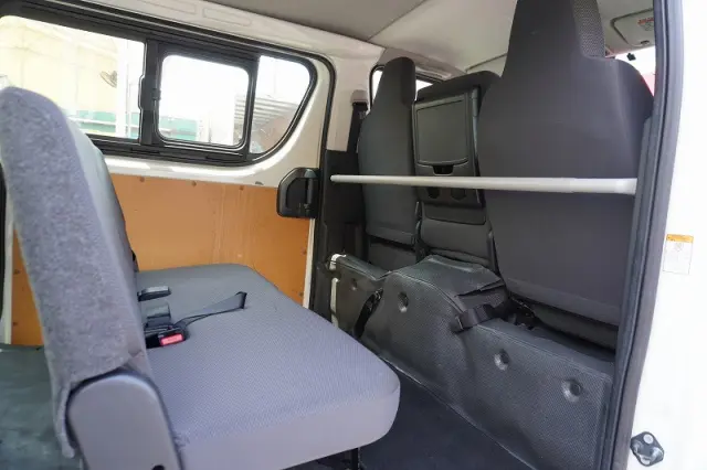 トヨタ ハイエースバン CBF-TRH200V(2WD)の写真29