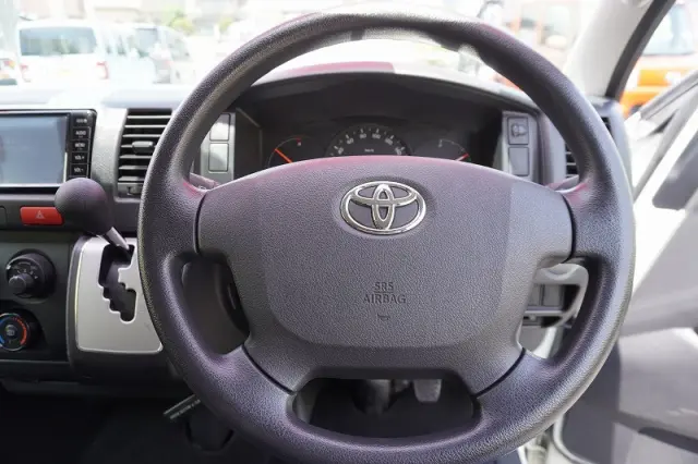 トヨタ ハイエースバン CBF-TRH200V(2WD)の写真30