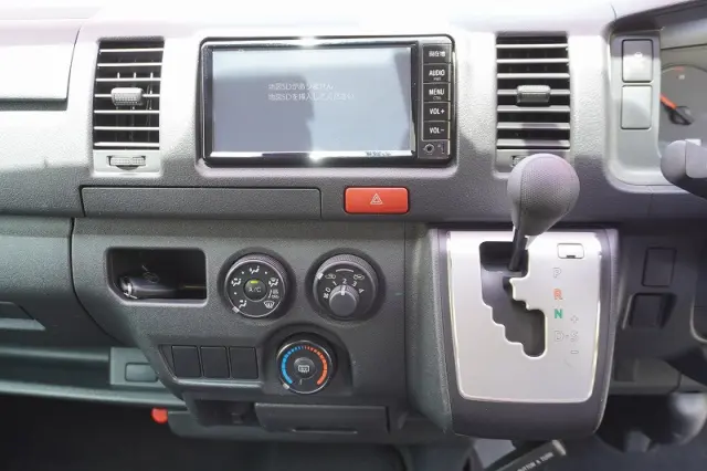 トヨタ ハイエースバン CBF-TRH200V(2WD)の写真32