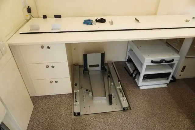 いすゞ エルフ TPG-NPS85AN(4WD)の写真28