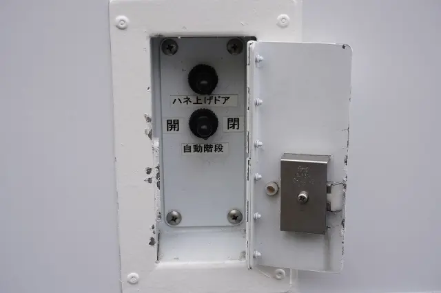 いすゞ エルフ TPG-NPS85AN(4WD)の写真35