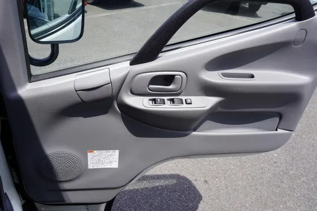 日野 デュトロ 2RG-XZC605M(2WD)の写真32