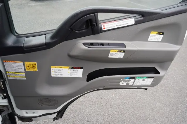 三菱 キャンター TPG-FEA50(2WD)の写真41