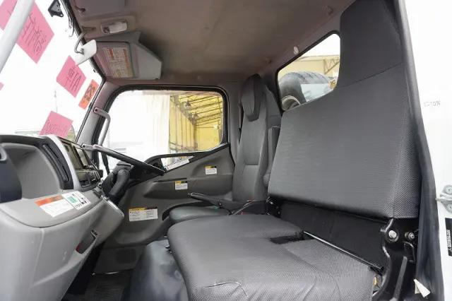 三菱 キャンター TPG-FEA50(2WD)の写真45