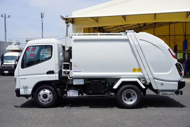 三菱 キャンター 2RG-FEAV0(2WD)の写真3