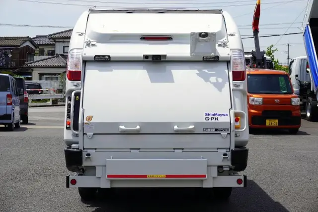 三菱 キャンター 2RG-FEAV0(2WD)の写真4