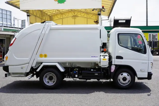 三菱 キャンター 2RG-FEAV0(2WD)の写真5