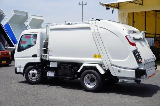 三菱 キャンター 2RG-FEAV0(2WD)の写真7