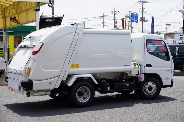 三菱 キャンター 2RG-FEAV0(2WD)の写真8