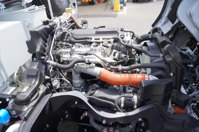 三菱 キャンター 2RG-FEAV0(2WD)の写真14