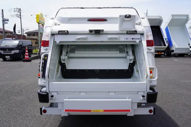 三菱 キャンター 2RG-FEAV0(2WD)の写真20