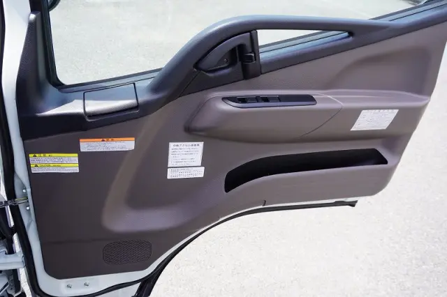 三菱 キャンター 2RG-FEAV0(2WD)の写真32