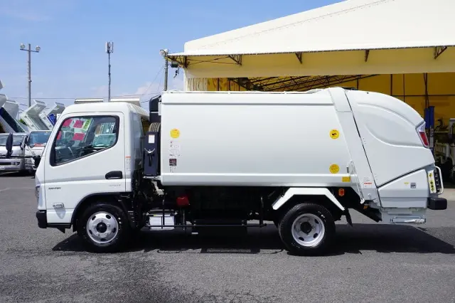 三菱 キャンター 2RG-FEAV0(2WD)の写真3