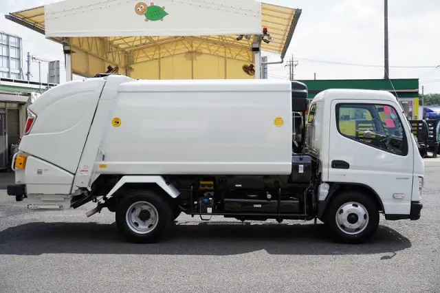 三菱 キャンター 2RG-FEAV0(2WD)の写真5