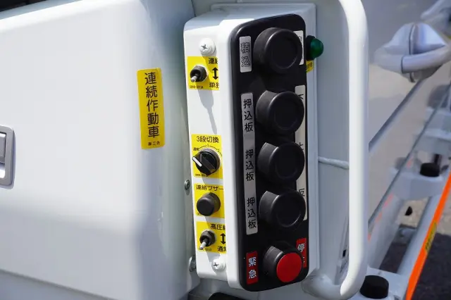 三菱 キャンター 2RG-FEAV0(2WD)の写真19