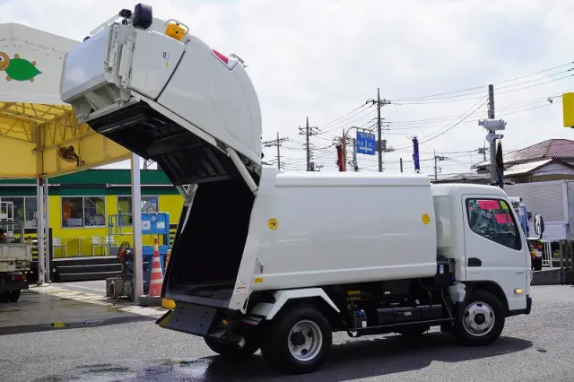 三菱 キャンター 2RG-FEAV0(2WD)の写真24