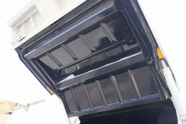 三菱 キャンター 2RG-FEAV0(2WD)の写真27