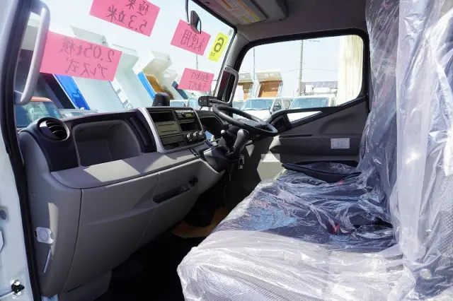 三菱 キャンター 2RG-FEAV0(2WD)の写真35