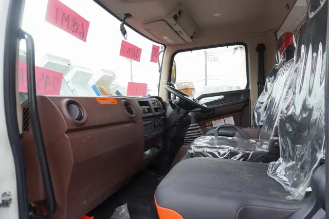 日野 レンジャー 2KG-FC2ABA(2WD)の写真39