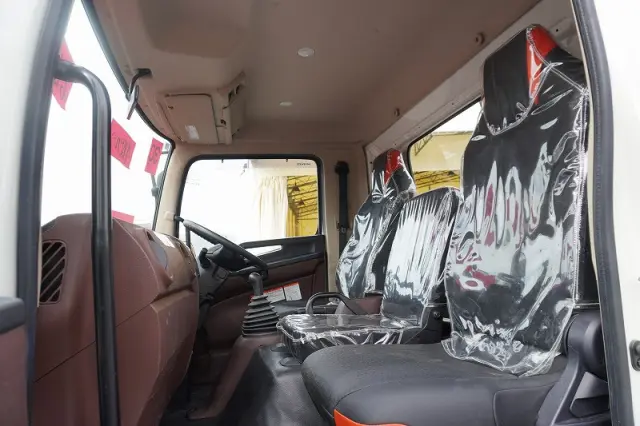 日野 レンジャー 2KG-FC2ABA(2WD)の写真40