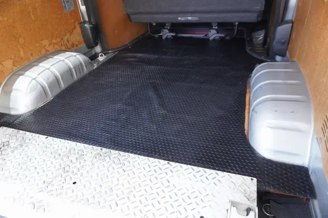 トヨタ ハイエースバン CBF-TRH200V(2WD)の写真18