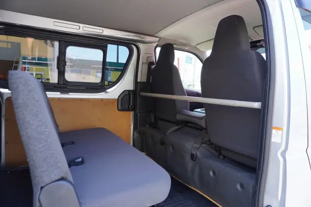 トヨタ ハイエースバン CBF-TRH200V(2WD)の写真29
