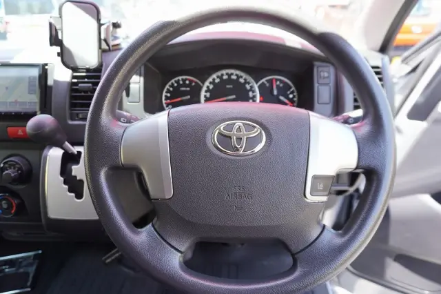 トヨタ ハイエースバン CBF-TRH200V(2WD)の写真30