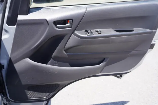 トヨタ ハイエースバン CBF-TRH200V(2WD)の写真36