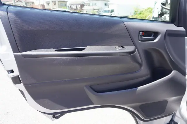 トヨタ ハイエースバン CBF-TRH200V(2WD)の写真41