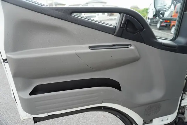 三菱 キャンター TPG-FEA50(2WD)の写真46