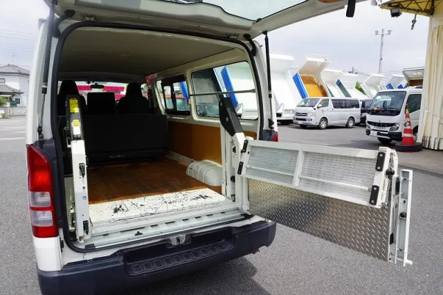 トヨタ その他(トヨタ) CBF-TRH200V(2WD)の写真23